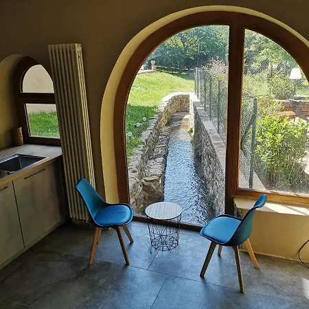 Hébergement de vacances La Chapelle Moulin Traversée Par L'eau Jacuzzi Piscine Classé 5 étoiles