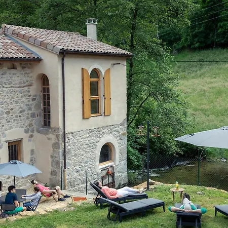 Hébergement de vacances La Chapelle Moulin Traversée Par L'eau Jacuzzi Piscine Classé 5 étoiles *