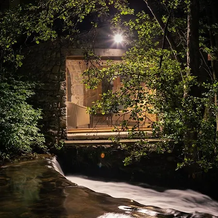 Hébergement de vacances La Chapelle Moulin Traversée Par L'eau Jacuzzi Piscine Classé 5 étoiles
